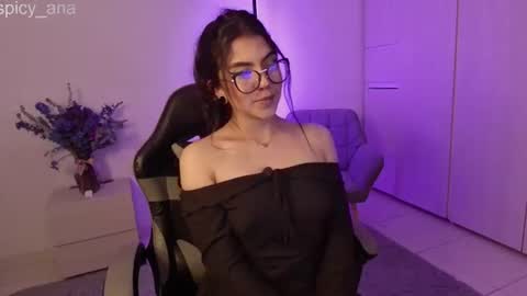 Snapshot of spicy_ana chatting on August 6, 5:48 pm spicy_ana online show from August 6, 5:48 pm