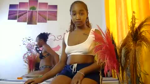 Snapshot of spicy_angels chatting on May 24, 7:02 am Quinter Cheeky online show from May 24, 7:02 am