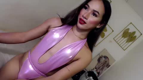 Snapshot of spicy_kinky chatting on January 14, 4:40 pm Alora online show from January 14, 4:40 pm