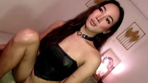 Snapshot of spicy_kinky chatting on March 1, 9:26 pm Alora online show from March 1, 9:26 pm