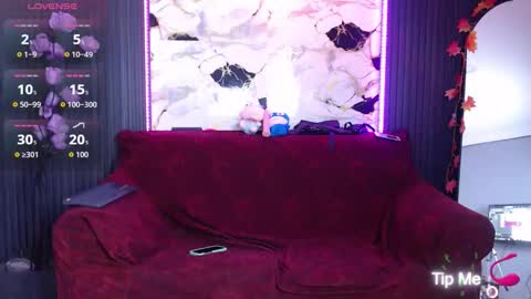    online show from October 25, 12:40 am