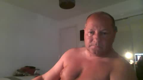 Snapshot of spidey1051a chatting on May 17, 9:28 am spidey1051a online show from May 17, 9:28 am