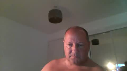 Snapshot of spidey1051a chatting on June 5, 11:27 am spidey1051a online show from June 5, 11:27 am