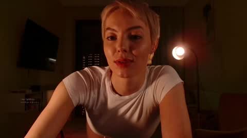 Elizabeth online show from December 17, 6:14 pm