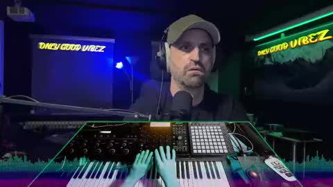 Snapshot of splivke chatting on December 21, 12:51 am Splivke online show from December 21, 12:51 am