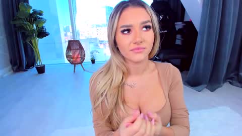 Anna online show from February 9, 11:47 am