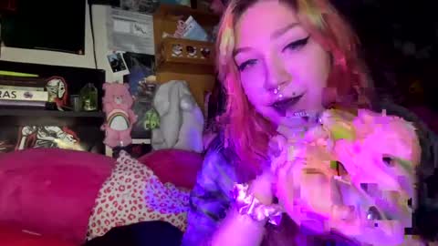 Pixie online show from June 27, 1:43 am