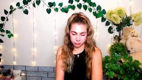 Snapshot of sport_tall_karina chatting on March 19, 7:01 am Karina online show from March 19, 7:01 am