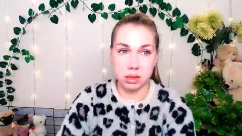 Snapshot of sport_tall_karina chatting on March 23, 8:51 am Karina online show from March 23, 8:51 am