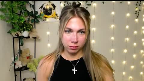 Snapshot of sport_tall_karina chatting on May 25, 7:14 am Karina online show from May 25, 7:14 am