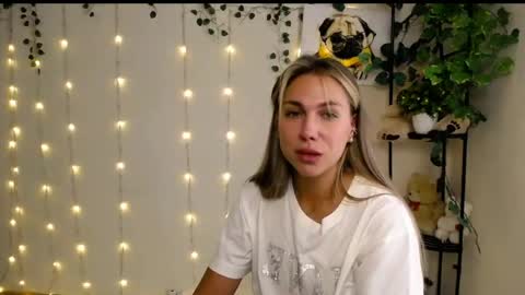 Snapshot of sport_tall_karina chatting on May 28, 9:28 am Karina online show from May 28, 9:28 am