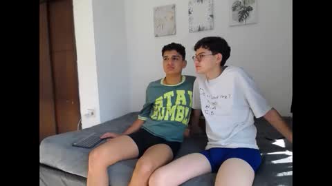 Snapshot of spritzboys chatting on October 18, 12:50 pm spritzboys online show from October 18, 12:50 pm