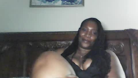 Snapshot of squiiirtarina chatting on August 6, 3:30 am Sable Grace online show from August 6, 3:30 am