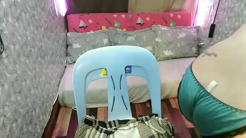 Snapshot of squirt_girlx22 chatting on October 10, 6:51 pm PLEASURE HERE ANGEL FULL FACE IN PVT online show from October 10, 6:51 pm
