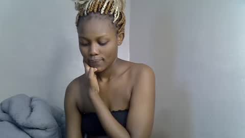 Snapshot of squirt_godes chatting on October 20, 10:10 pm Tashy online show from October 20, 10:10 pm