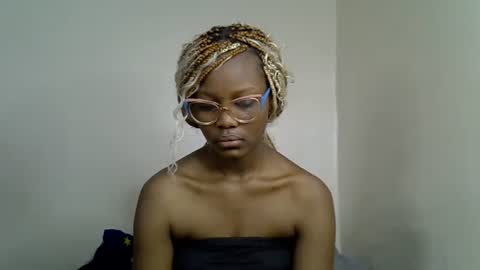 Snapshot of squirt_godes chatting on October 25, 8:14 pm Tashy online show from October 25, 8:14 pm