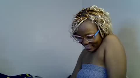 Snapshot of squirt_godes chatting on October 28, 8:22 pm Tashy online show from October 28, 8:22 pm