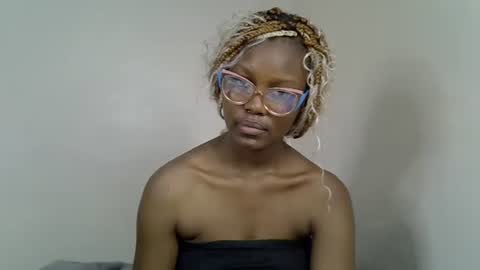 Snapshot of squirt_godes chatting on October 31, 11:06 pm Tashy online show from October 31, 11:06 pm