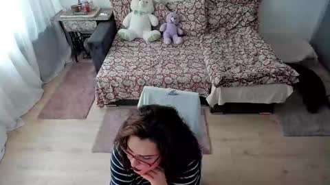 Snapshot of squirt_kimmm chatting on October 14, 8:15 am Kim online show from October 14, 8:15 am