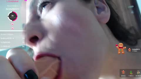 Snapshot of squirtmanica chatting on December 21, 5:58 am Monica online show from December 21, 5:58 am