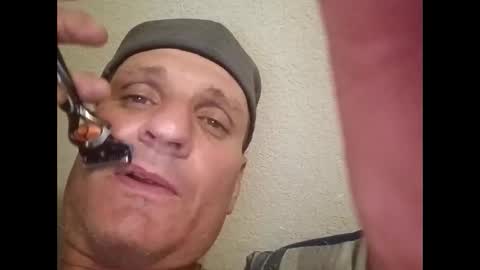 Snapshot of squirtn4mee chatting on December 1, 8:52 am Squirtn4mee online show from December 1, 8:52 am