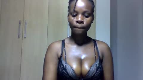 Snapshot of squiter_girlie chatting on November 4, 4:55 am Squiter online show from November 4, 4:55 am