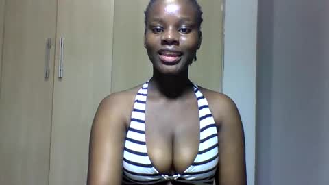 Snapshot of squiter_girlie chatting on November 10, 7:51 am Squiter online show from November 10, 7:51 am