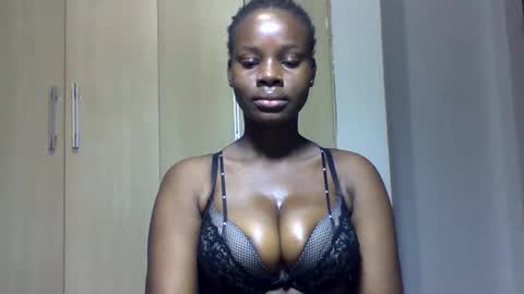 Snapshot of squiter_girlie chatting on November 15, 4:21 am Squiter online show from November 15, 4:21 am