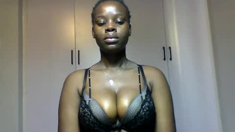 Snapshot of squiter_girlie chatting on November 25, 4:34 am Squiter online show from November 25, 4:34 am