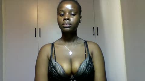 Snapshot of squiter_girlie chatting on November 26, 5:41 am Squiter online show from November 26, 5:41 am