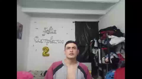 Snapshot of sr_magico chatting on December 6, 6:48 am sr_magico online show from December 6, 6:48 am