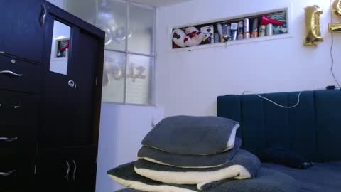 Snapshot of sr_porn01 chatting on January 23, 2:39 pm sr_porn01 online show from January 23, 2:39 pm