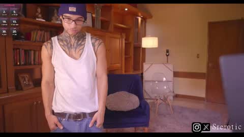 Snapshot of srerotic chatting on November 19, 3:45 pm Matt online show from November 19, 3:45 pm