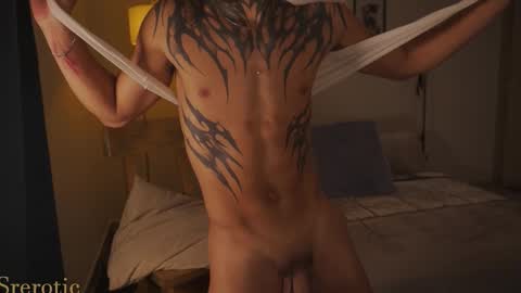 Snapshot of srerotic chatting on November 30, 4:44 pm Matt online show from November 30, 4:44 pm