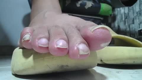 Snapshot of srfindomfeet_ chatting on May 20, 5:57 am sr master cum its my old account online show from May 20, 5:57 am