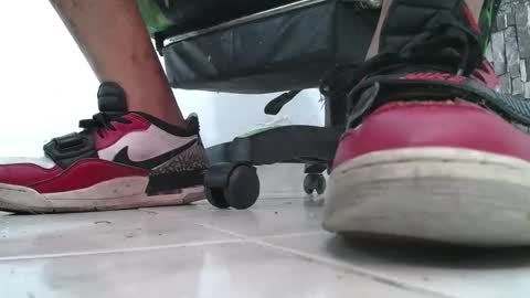 Snapshot of srfindomfeet_ chatting on May 21, 6:04 pm sr master cum its my old account online show from May 21, 6:04 pm