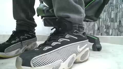 Snapshot of srfindomfeet_ chatting on May 31, 5:37 am sr master cum its my old account online show from May 31, 5:37 am
