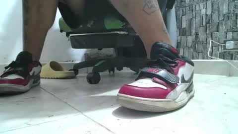 sr master cum its my old account online show from July 2, 3:23 am