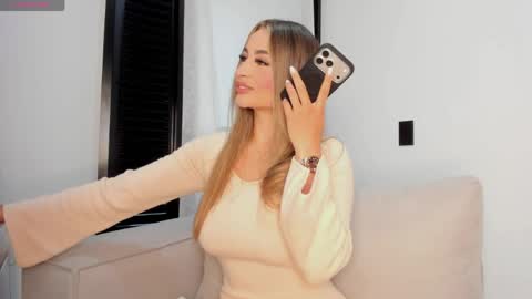 Laura online show from May 19, 11:38 am