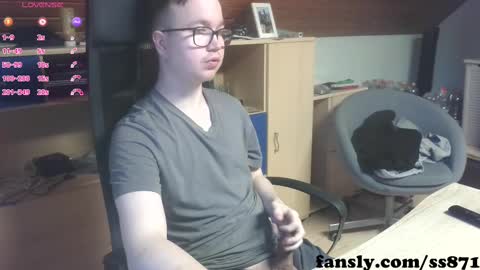 Snapshot of ss871 chatting on February 22, 7:01 am florian online show from February 22, 7:01 am