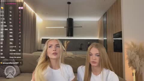 Snapshot of ssscarlett chatting on October 19, 8:09 pm Scarlett online show from October 19, 8:09 pm