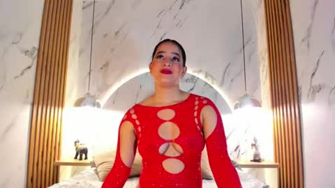 Snapshot of staar_hot chatting on November 18, 12:53 pm STAAR HOT online show from November 18, 12:53 pm