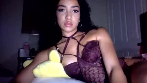 Snapshot of stabackkatrina chatting on November 5, 6:35 am Dianaseshh online show from November 5, 6:35 am