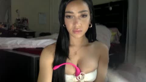 Snapshot of stabackkatrina chatting on November 12, 12:00 am Dianaseshh online show from November 12, 12:00 am