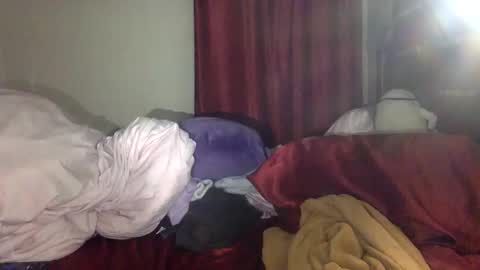 Snapshot of stabackkatrina chatting on December 5, 6:11 am Dianaseshh online show from December 5, 6:11 am