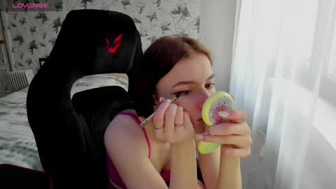 Stacey GMT5 Mo Tu We Th Fr Sa 3am -10am online show from January 27, 11:00 pm