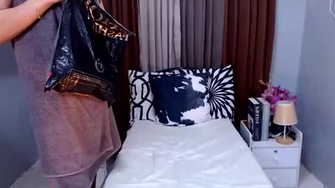 Snapshot of stacy_malena chatting on January 17, 9:17 am stacy_malena online show from January 17, 9:17 am