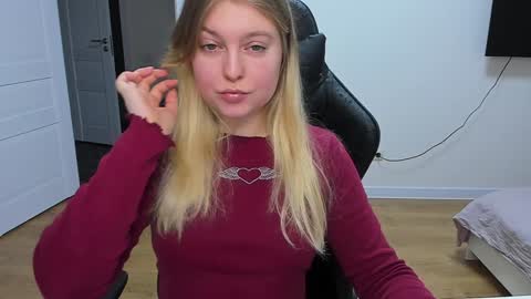 Snapshot of stacy_miraclee chatting on January 14, 10:59 am Stacy online show from January 14, 10:59 am
