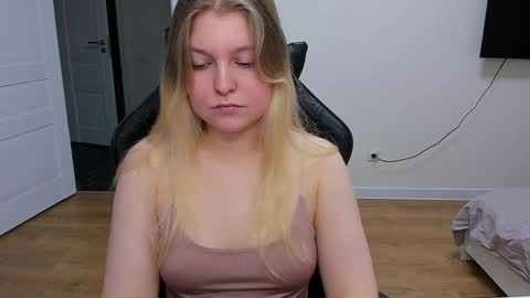 Snapshot of stacy_miraclee chatting on January 16, 9:27 am Stacy online show from January 16, 9:27 am