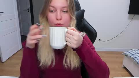 Snapshot of stacy_miraclee chatting on February 12, 3:38 pm Stacy online show from February 12, 3:38 pm